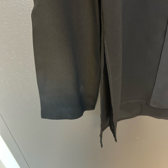 Bailey 44 sheer flowing slit blouse- I believe silk size S excellent cond - Picture 4 of 10